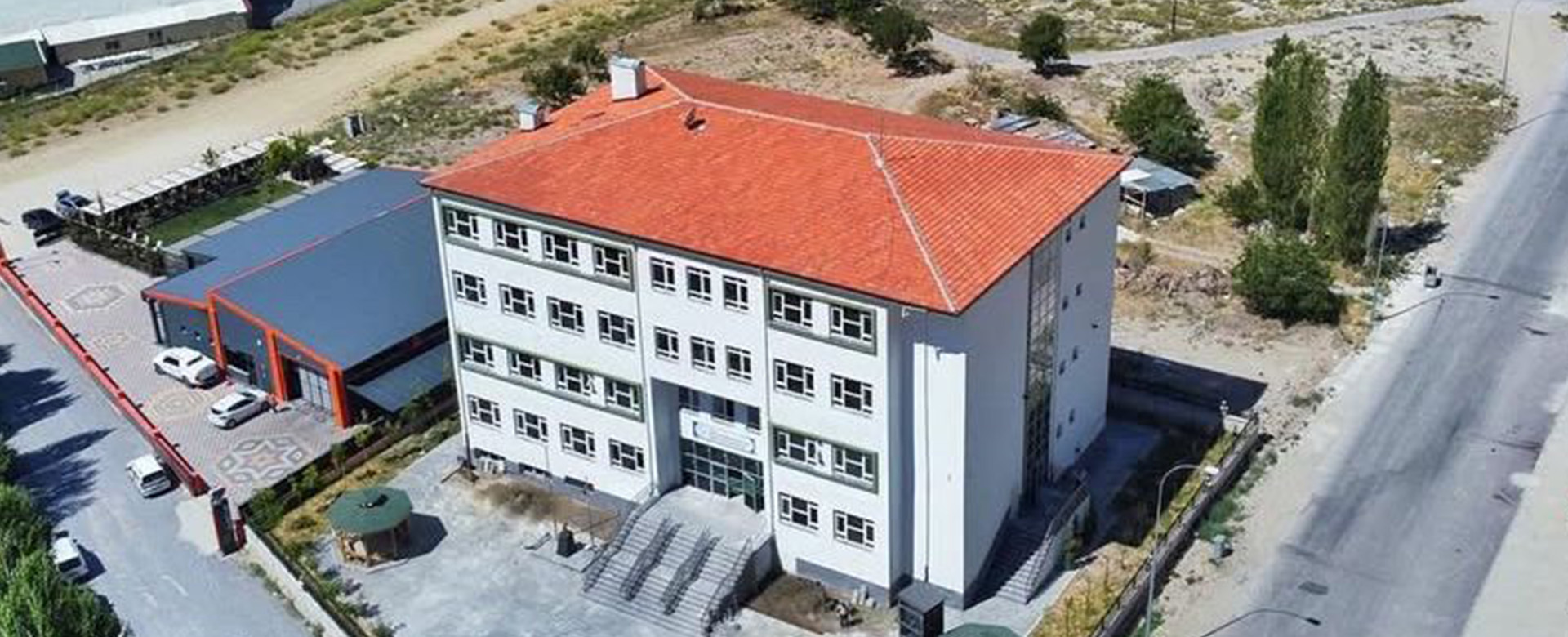 Niğde 12 Derslikli İlkokul